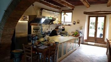 Refrigerador, horno, parrilla de estufa y lavavajillas