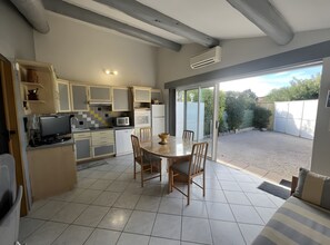 Interior - Holiday Home 'Havre De Paix' with Wi-Fi and Air Conditioning (L'Isle-sur-la-Sorgue)