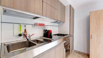 Kühlschrank, Ofen, Herdplatte, Geschirrspüler