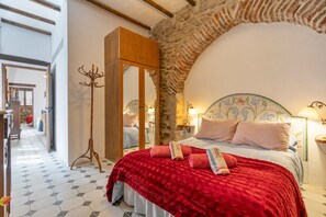 2 bedrooms, iron/ironing board, free WiFi, bed sheets - Apartment 'Los Churros Para 4' with Wi-Fi (Rubite)