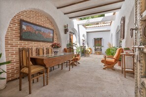 Outdoor dining - Apartment 'Los Churros Para 4' with Wi-Fi (Rubite)