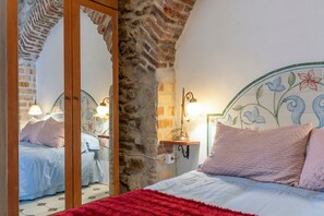 2 chambres, fer et planche à repasser, Wi-Fi gratuit, draps fournis