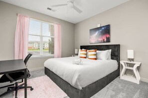 2 bedrooms, desk, iron/ironing board, free WiFi