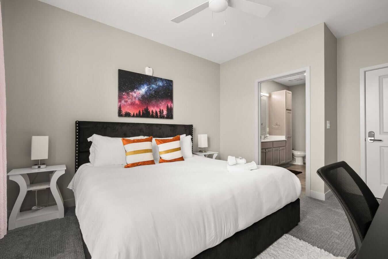 2 bedrooms, desk, iron/ironing board, free WiFi