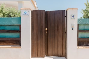 Exterior detail - Villa 'The Pearl Of Sicily New Salt Pool' with Sea View and Air Conditioning (Campobello di Mazara)