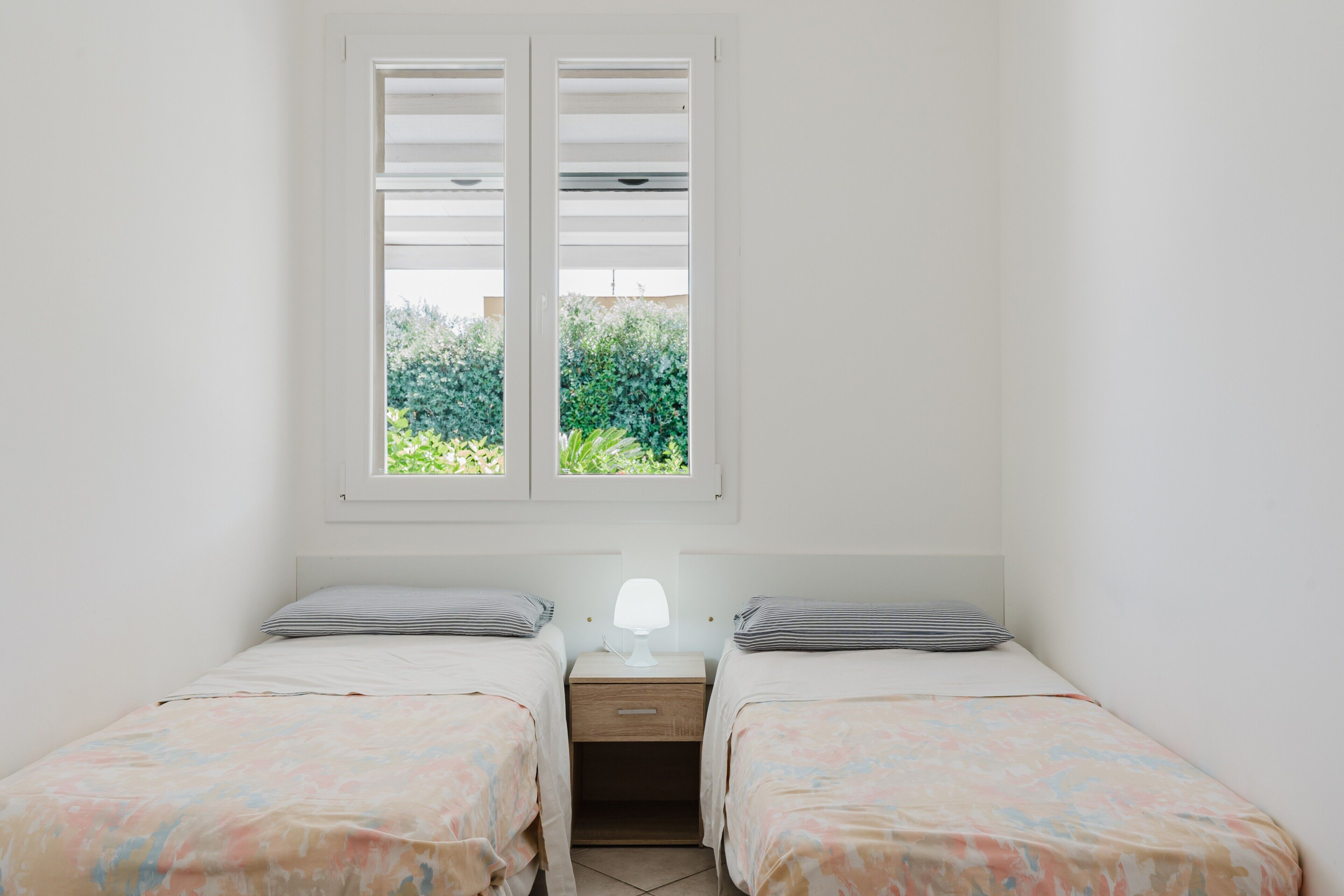 3 makuuhuonetta, työpöytä, silitysrauta/-lauta, ilmainen Wi-Fi