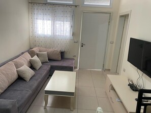 Living area - Lungomare Apartment (Vlore)
