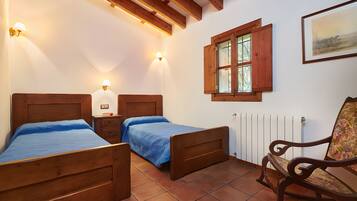 2 slaapkamers, een strijkplank/strijkijzer, gratis wifi, beddengoed