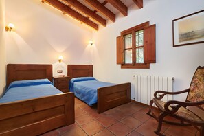 2 camere, ferro/asse da stiro, Wi-Fi gratuito, lenzuola