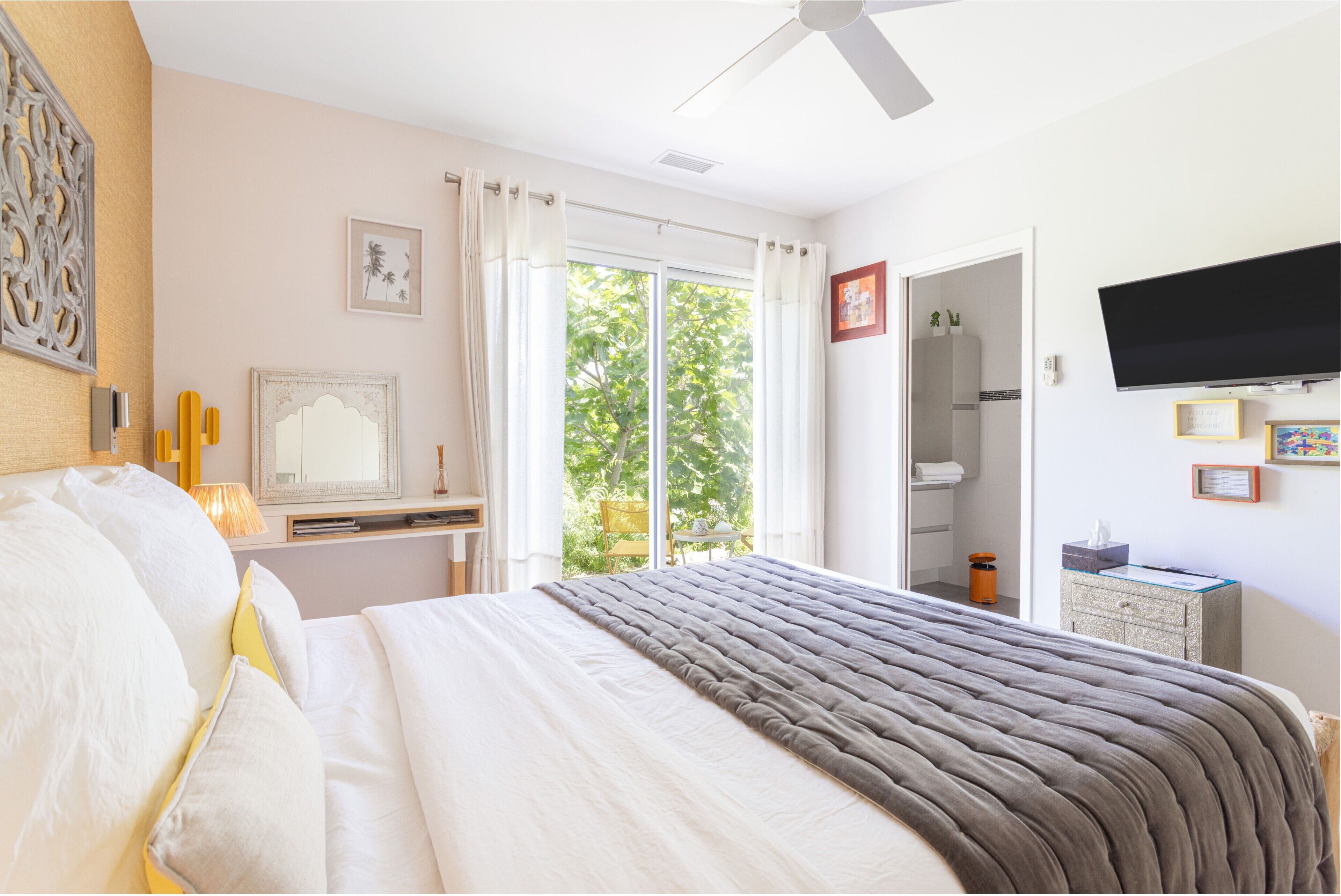 1 chambre, fer et planche à repasser, Wi-Fi gratuit, draps fournis