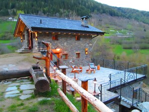 Property grounds - Apartment 'Soggiorno Con Camera Deluxe' with Mountain View, Private Terrace and Private Garden (Monno)