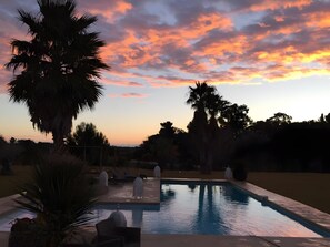 Pool - “Nomade” Guest Room with Shared Pool, Wi-Fi & Air Conditioning (Perpignan)