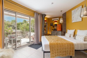 1 habitación, tabla de planchar con plancha, wifi gratis y ropa de cama 