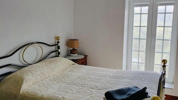 3 bedrooms, free WiFi, bed sheets