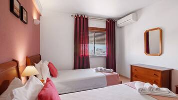 Iron/ironing board, free WiFi, bed sheets