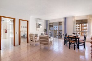 Interior - Apartment 'Casa Néctar' with Sea View, Wi-Fi and Air Conditioning (Armação de Pêra)