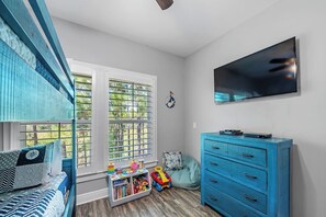 4 habitaciones, tabla de planchar con plancha, cuna de viaje y wifi
