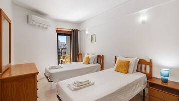 1 bedroom, iron/ironing board, WiFi (free), bed sheets
