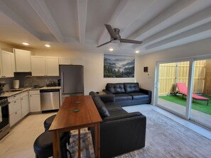 Smart TV - Tranquil Springs: Forest Retreat Unit 6, Townhome with Natural Hot Springs! (Truth or Consequences)