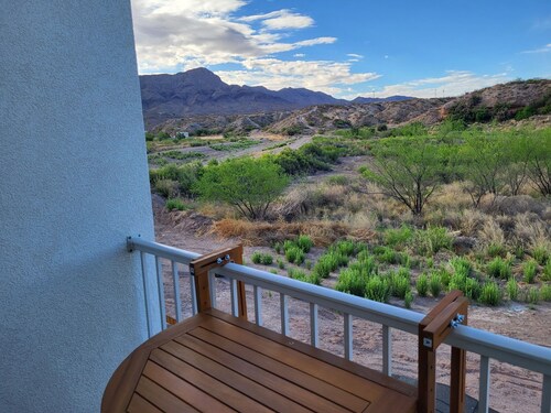 Tranquil Springs: Forest Retreat Unit 6, Townhome with Natural Hot Springs!