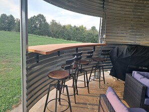 Outdoor dining - New tiny home in an incredible private setting among all nature has to offer. (Kirksville)