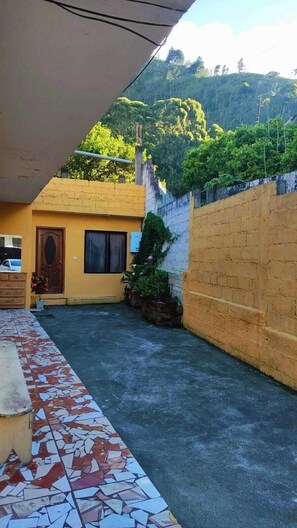 Exterior - Romina House Baños (Baños de Agua Santa)