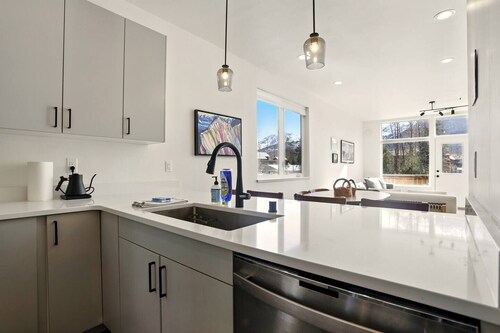 Stylish 2 Bedroom Townhome in Downtown Girdwood