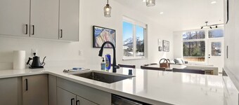 Stylish 2 Bedroom Townhome in Downtown Girdwood