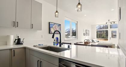 Stylish 2 Bedroom Townhome in Downtown Girdwood
