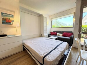 1 bedroom, iron/ironing board, WiFi - Escapade à Carnac – Piscine & à 2 pas de la mer (Carnac)