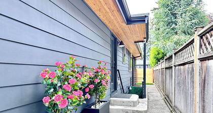 Studio by the Sound - King Bed • Fire Pit • EV Charger • Pet Friendly