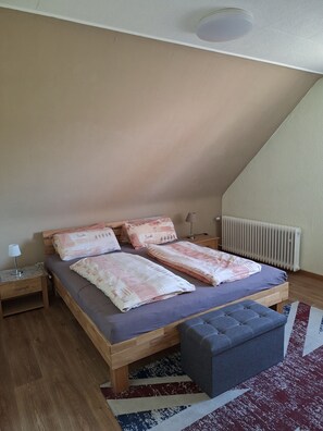 2 bedrooms, WiFi, bed sheets - Vacation apartment Bienenstock, located in the countryside near the town of Kempen (Kempen)