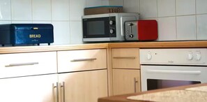 Fridge, microwave, oven, coffee/tea maker