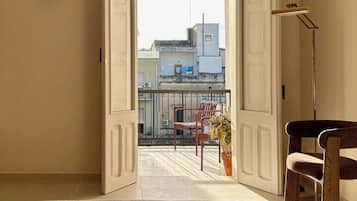 1 bedroom, iron/ironing board, internet, bed sheets