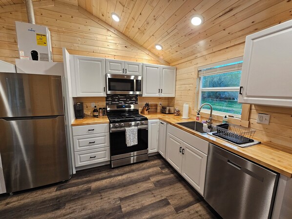 Mikrowelle, Ofen, Herdplatte, Geschirrspüler