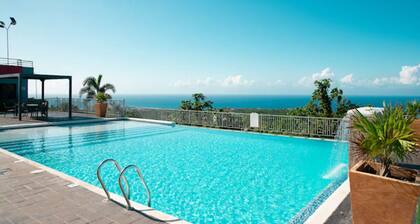 3-bedroom home with Hot water, Starlink WiFi, AC, 24 hour security in Ocho Rios