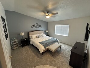 3 bedrooms, free WiFi, bed sheets, wheelchair access