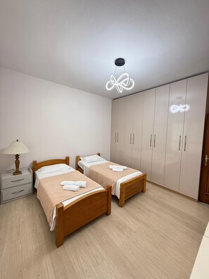 2 bedrooms, WiFi, bed sheets