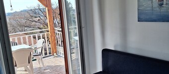 Beautiful apartment 1minute walking distance from Adriatic sea, Srima, Vodice