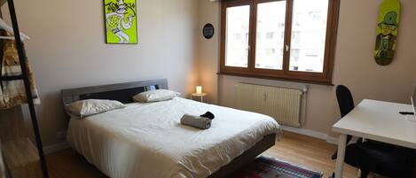 3 habitaciones, tabla de planchar con plancha y wifi gratis