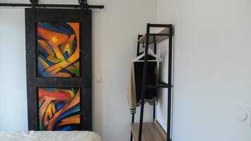 3 chambres, fer et planche à repasser, Wi-Fi gratuit, draps fournis