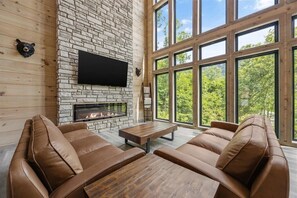 TV connectée, cheminée, jeux vidéo