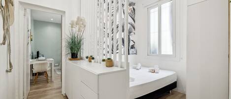 1 slaapkamer, een strijkplank/strijkijzer, wifi, beddengoed