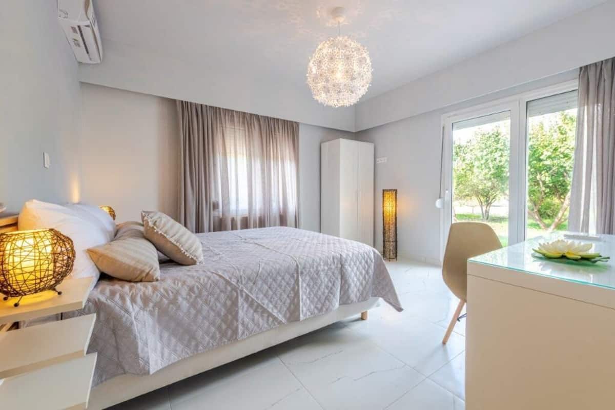 Ferepolis Pool Suite