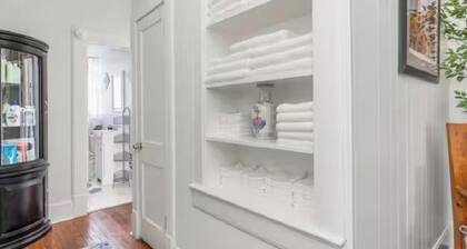 Spacious family-friendly 7-bedroom house with WiFi, AC in charming Wetumpka