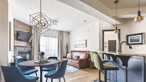 Interior - Westwinds - Funky Basecamp in the Rockies (Canmore)