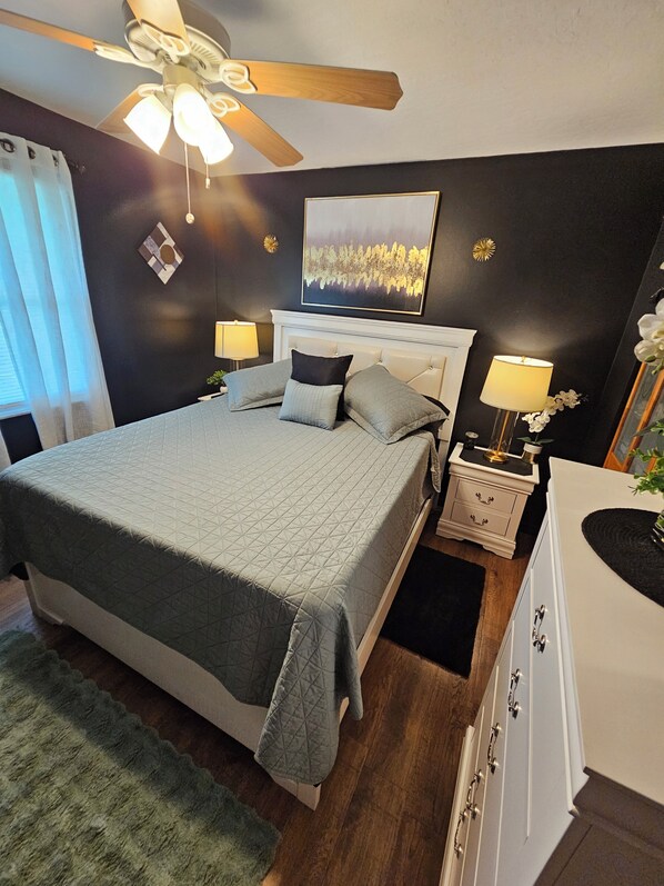 2 bedrooms, iron/ironing board, WiFi