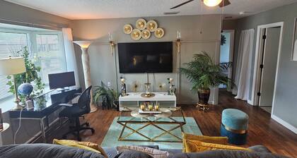 Charming 2-bedroom Private Space with WiFi, AC in welcoming Palm Bay, FL