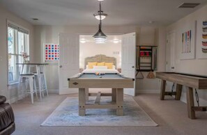 5 slaapkamers, een strijkplank/strijkijzer, gratis wifi, beddengoed