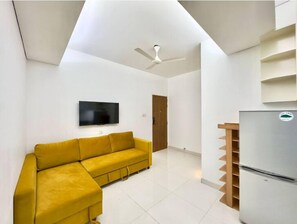 Living area - 500sqft7 Cozy Apt in the Center of Dhaka (Dhaka)